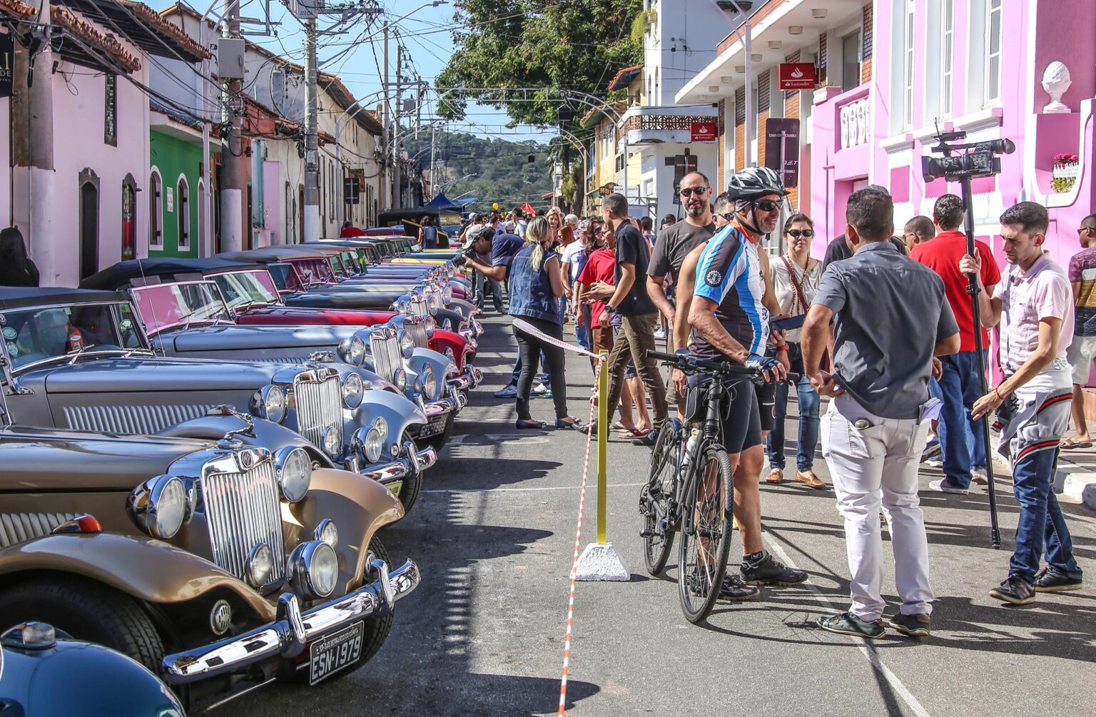 Barueri terá encontro de motos e carros antigos no domingo, 1